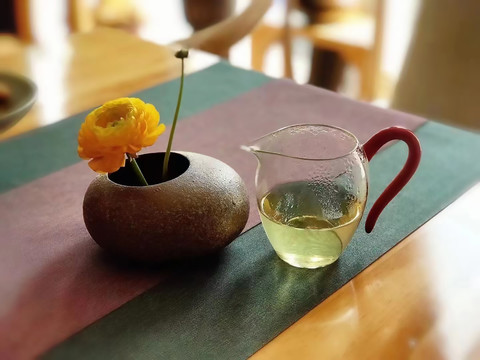 茶香四溢，茶疗提高感冒抵抗力